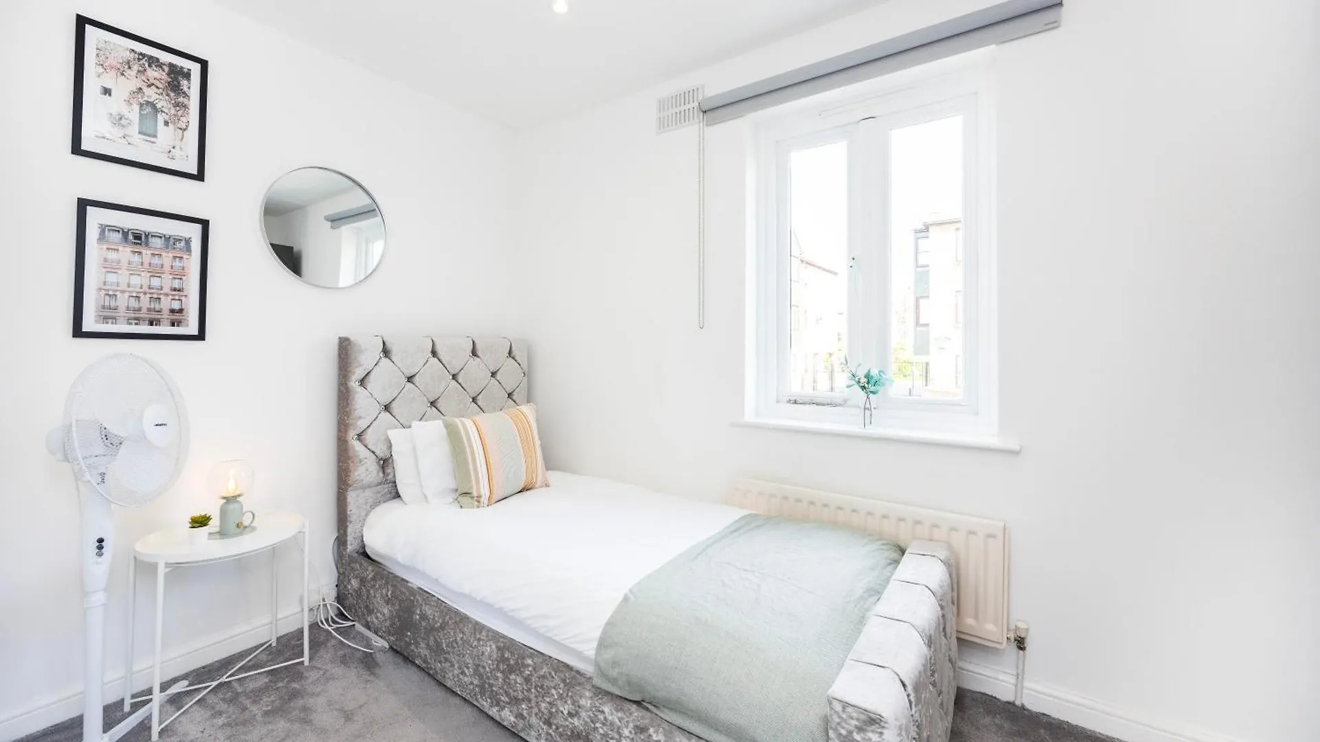 Stylish 2 Bedroom London Home With Garden Free Parking Smart Tvs Close To Thames Riverside And Canary Wharf Holiday home