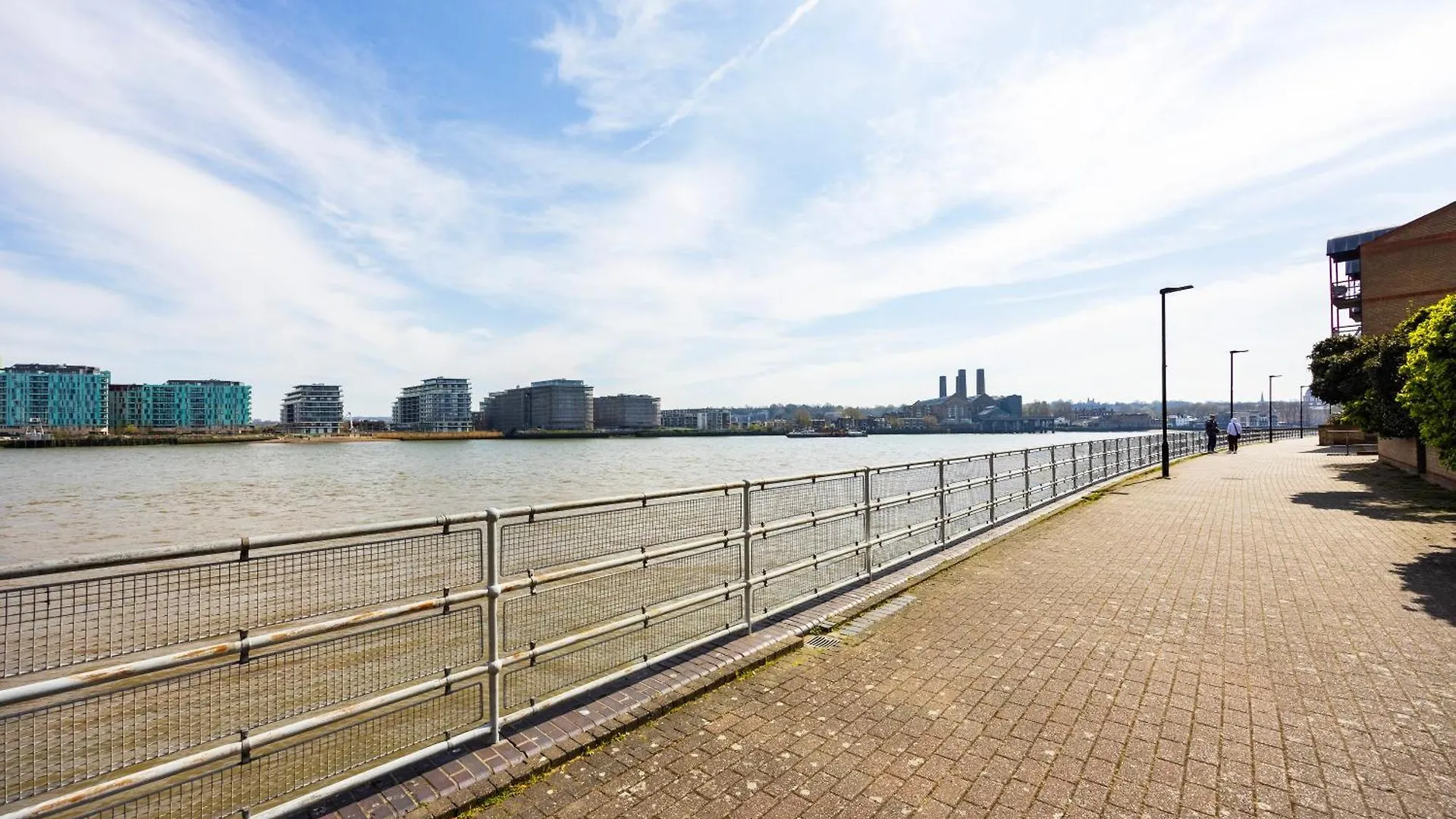 Holiday home Stylish 2 Bedroom London Home With Garden Free Parking Smart Tvs Close To Thames Riverside And Canary Wharf