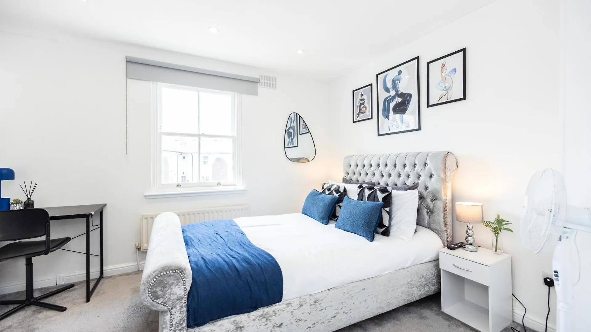 Stylish 2 Bedroom London Home With Garden Free Parking Smart Tvs Close To Thames Riverside And Canary Wharf Holiday home