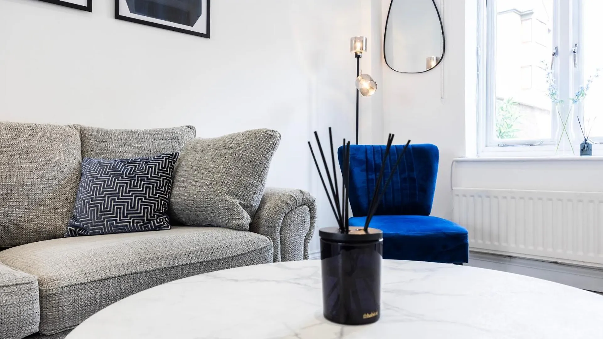 Holiday home Stylish 2 Bedroom London Home With Garden Free Parking Smart Tvs Close To Thames Riverside And Canary Wharf
