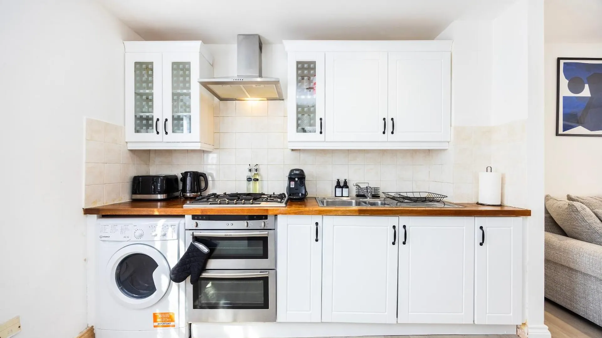 Stylish 2 Bedroom London Home With Garden Free Parking Smart Tvs Close To Thames Riverside And Canary Wharf Holiday home