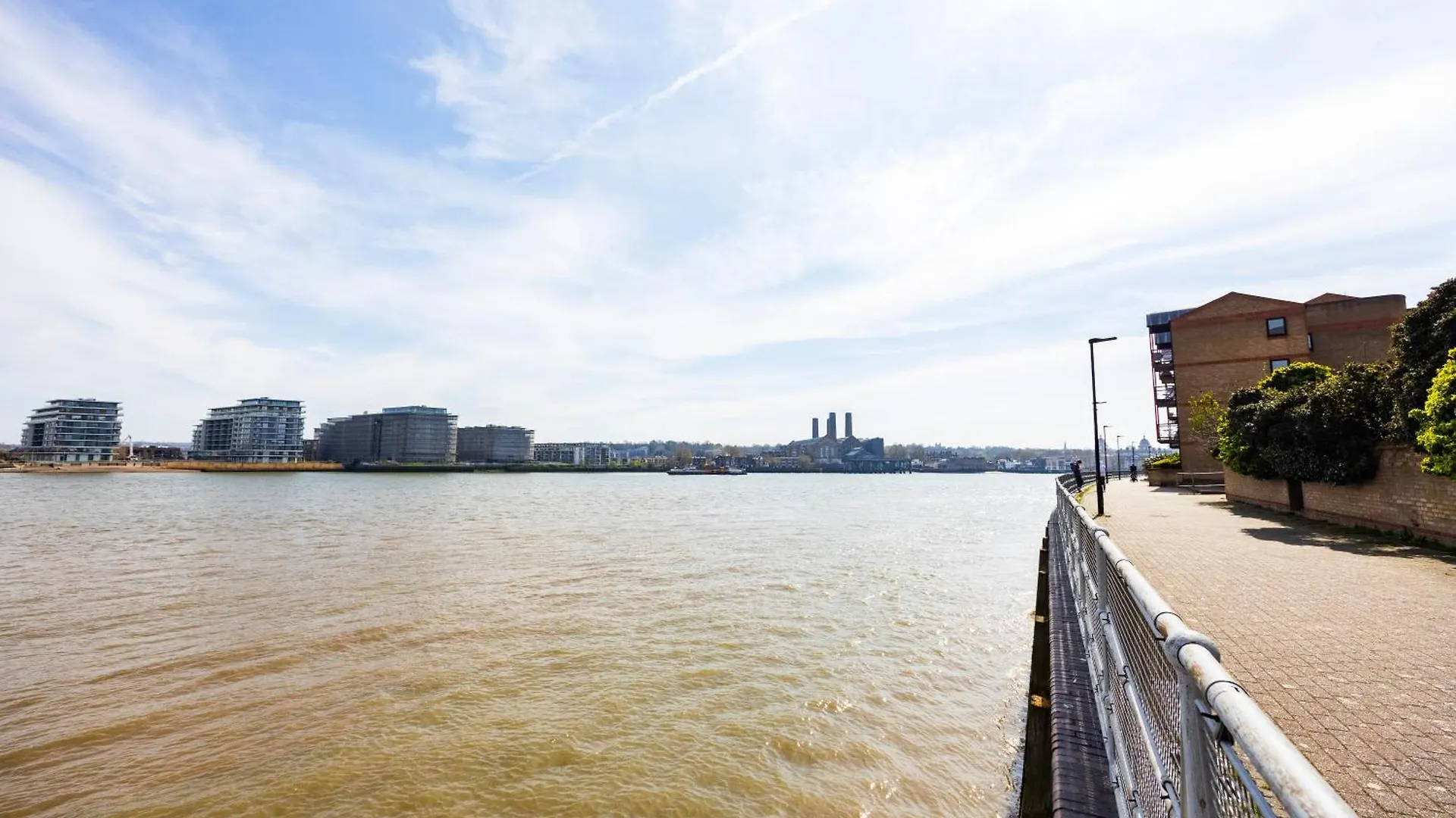 Holiday home Stylish 2 Bedroom London Home With Garden Free Parking Smart Tvs Close To Thames Riverside And Canary Wharf United Kingdom