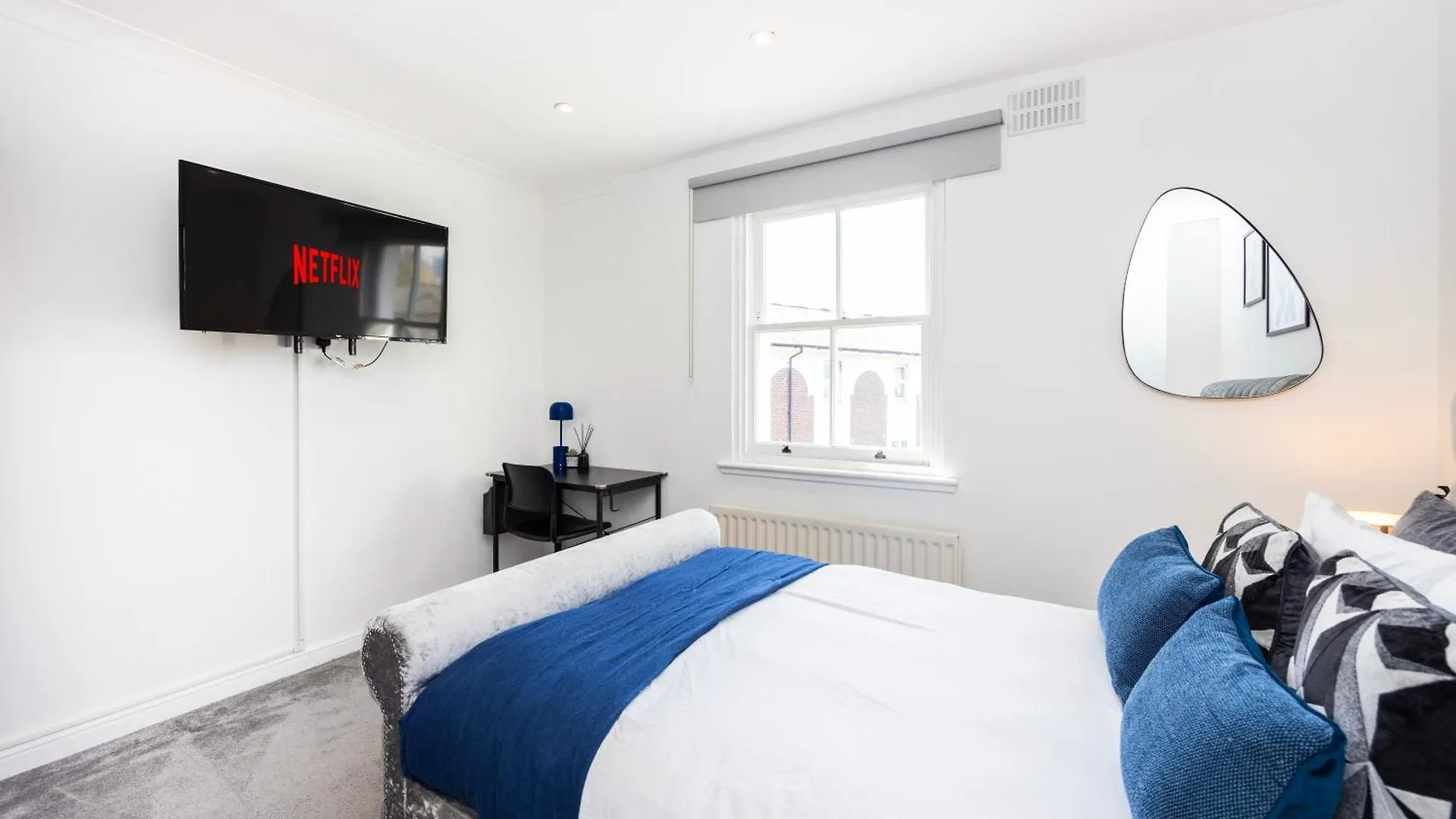 Holiday home Stylish 2 Bedroom London Home With Garden Free Parking Smart Tvs Close To Thames Riverside And Canary Wharf