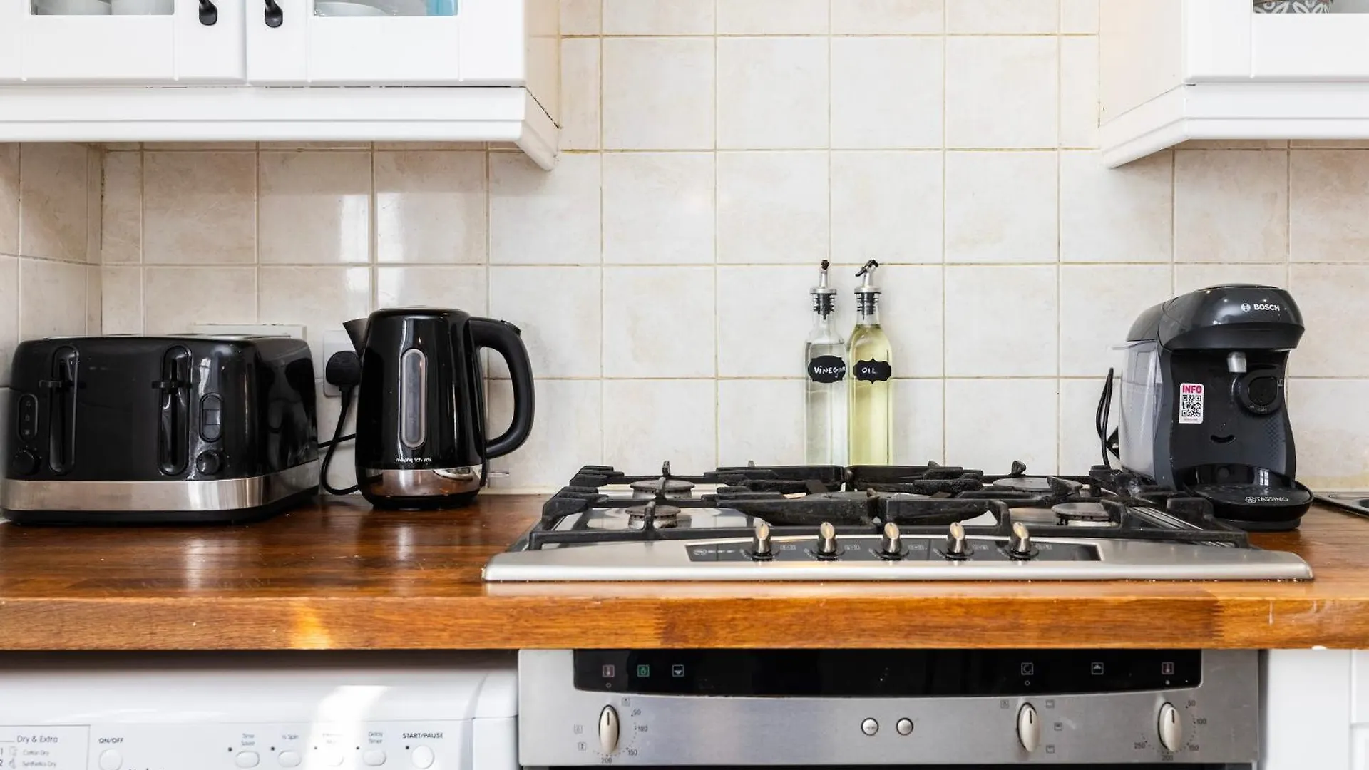 Holiday home Stylish 2 Bedroom London Home With Garden Free Parking Smart Tvs Close To Thames Riverside And Canary Wharf